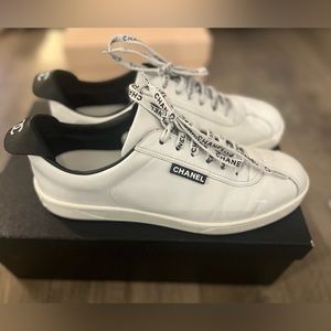 Authentic Chanel white leather tennis sneakers (40/10B)